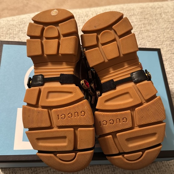 Gucci Flashtrek Crystal Metallic Sneaker boots - Picture 8 of 8